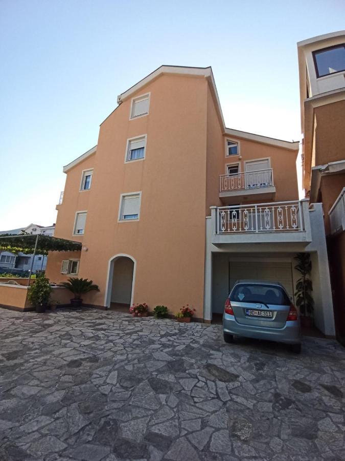 בודווה Apartments Parapid מראה חיצוני תמונה