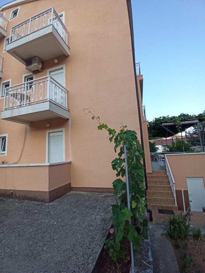 בודווה Apartments Parapid מראה חיצוני תמונה