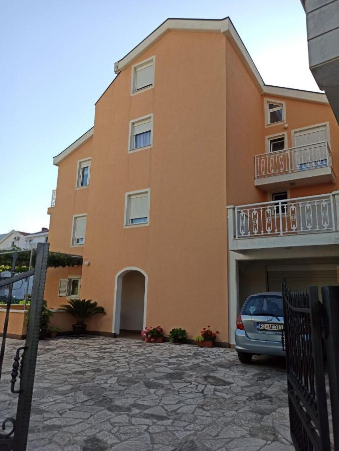 בודווה Apartments Parapid מראה חיצוני תמונה