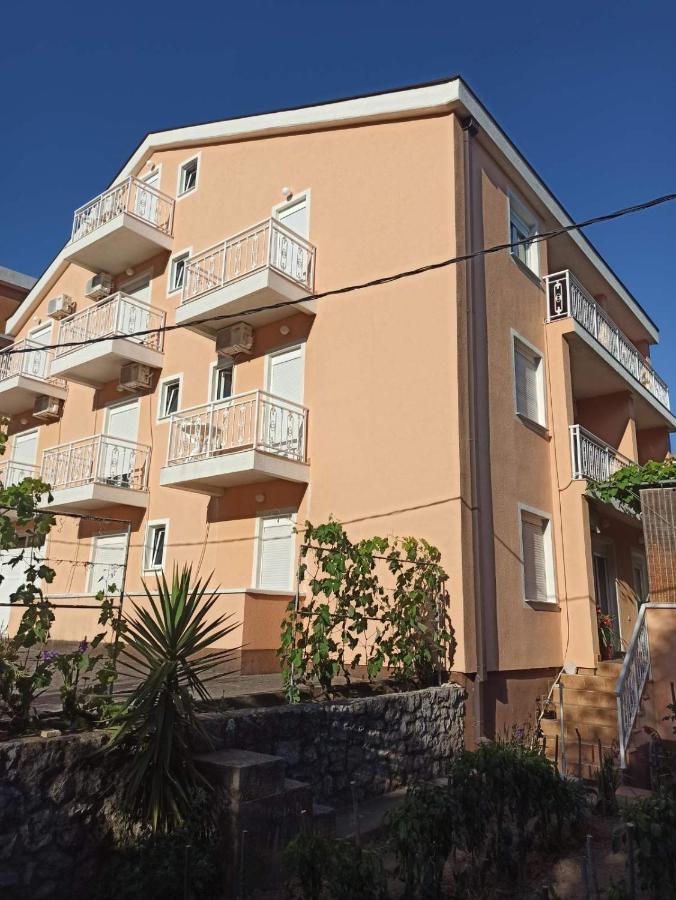 בודווה Apartments Parapid מראה חיצוני תמונה