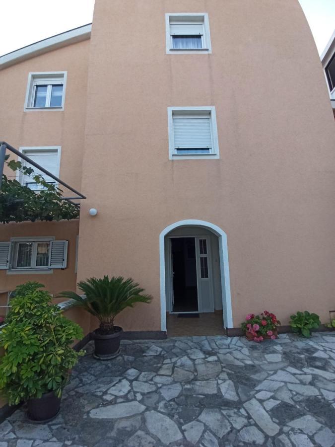 בודווה Apartments Parapid מראה חיצוני תמונה