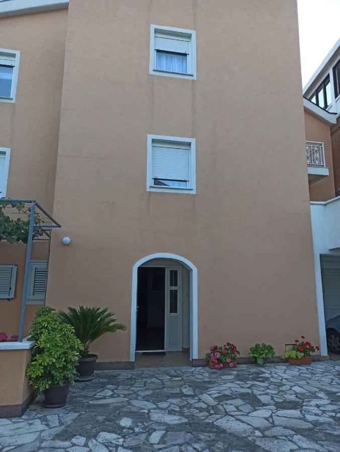 בודווה Apartments Parapid מראה חיצוני תמונה