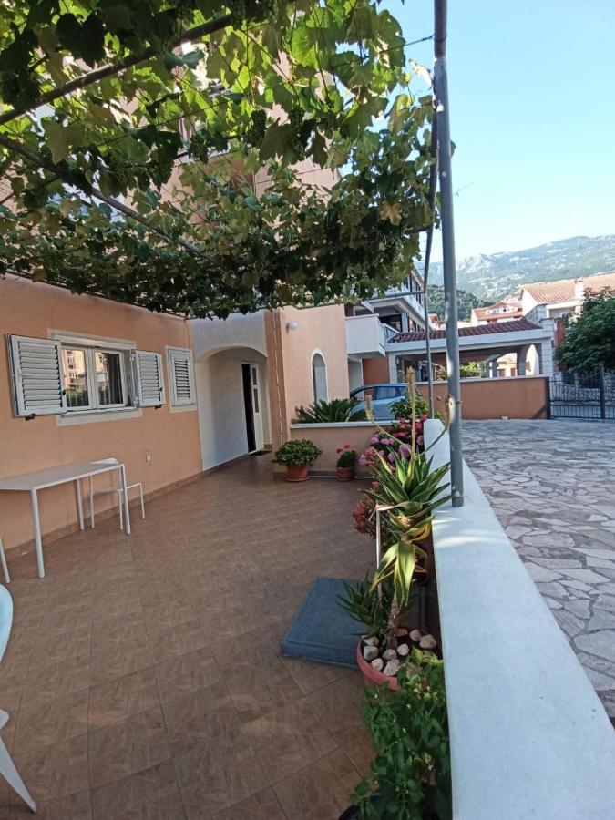 בודווה Apartments Parapid מראה חיצוני תמונה
