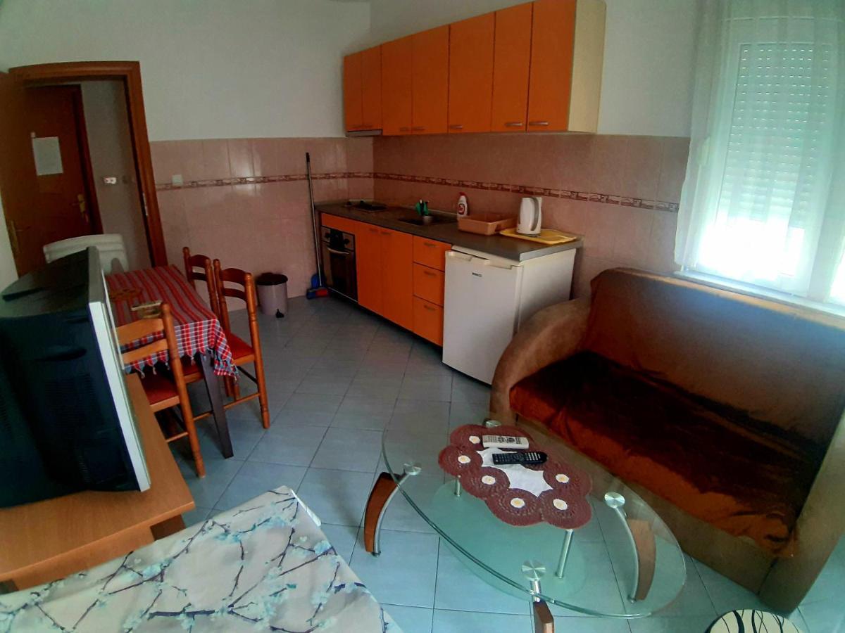 בודווה Apartments Parapid מראה חיצוני תמונה