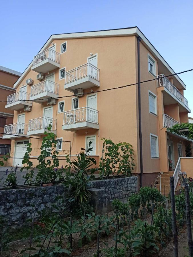 בודווה Apartments Parapid מראה חיצוני תמונה