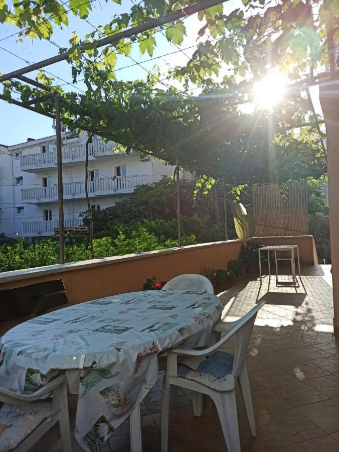בודווה Apartments Parapid מראה חיצוני תמונה